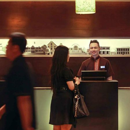 Mercure Convention Center Ancol Hotel Jakarta Bagian luar foto