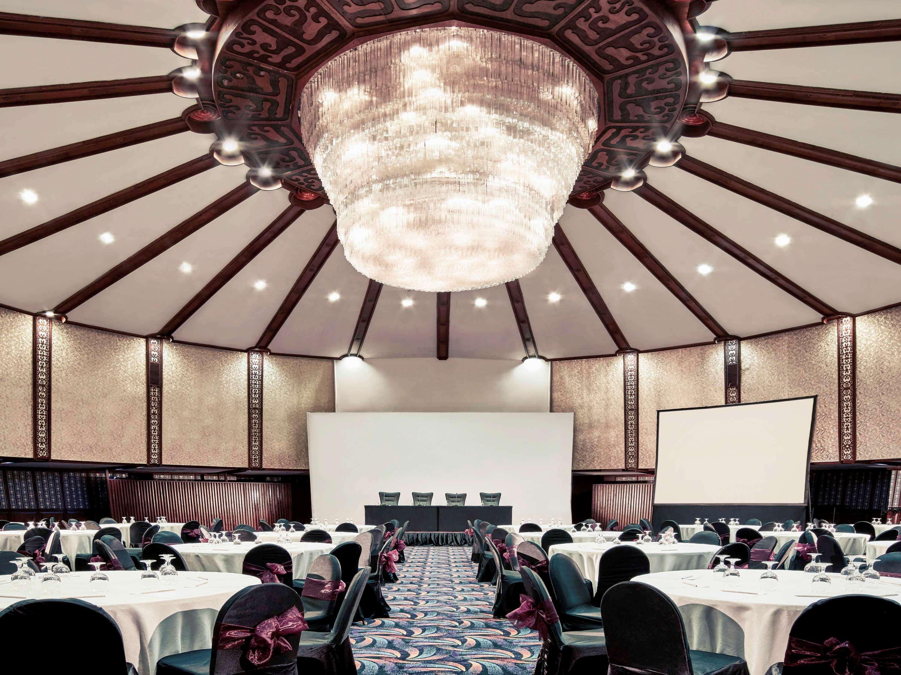 Mercure Convention Center Ancol Hotel Jakarta Bagian luar foto