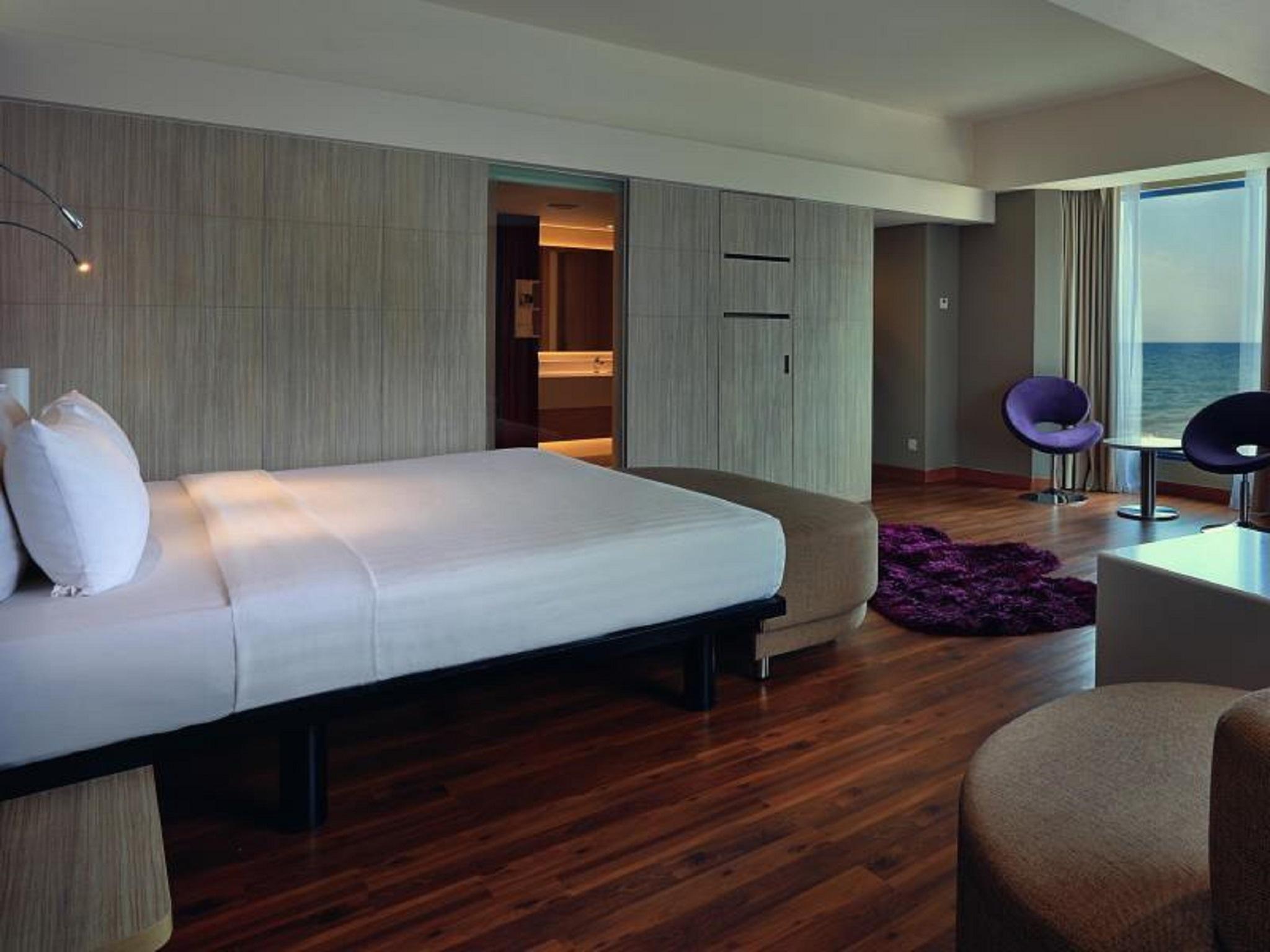 Mercure Convention Center Ancol Hotel Jakarta Bagian luar foto